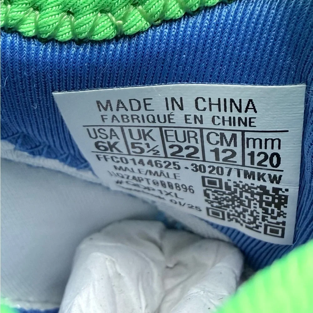 NWOT Reebok boys Lite Spinner blue/green/white lightweight sneakers size 6K